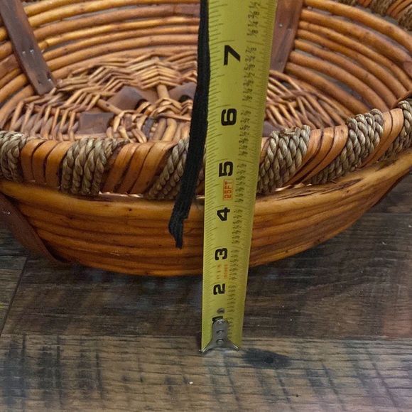 Wicker basket with wood handles - Picture 6 of 6